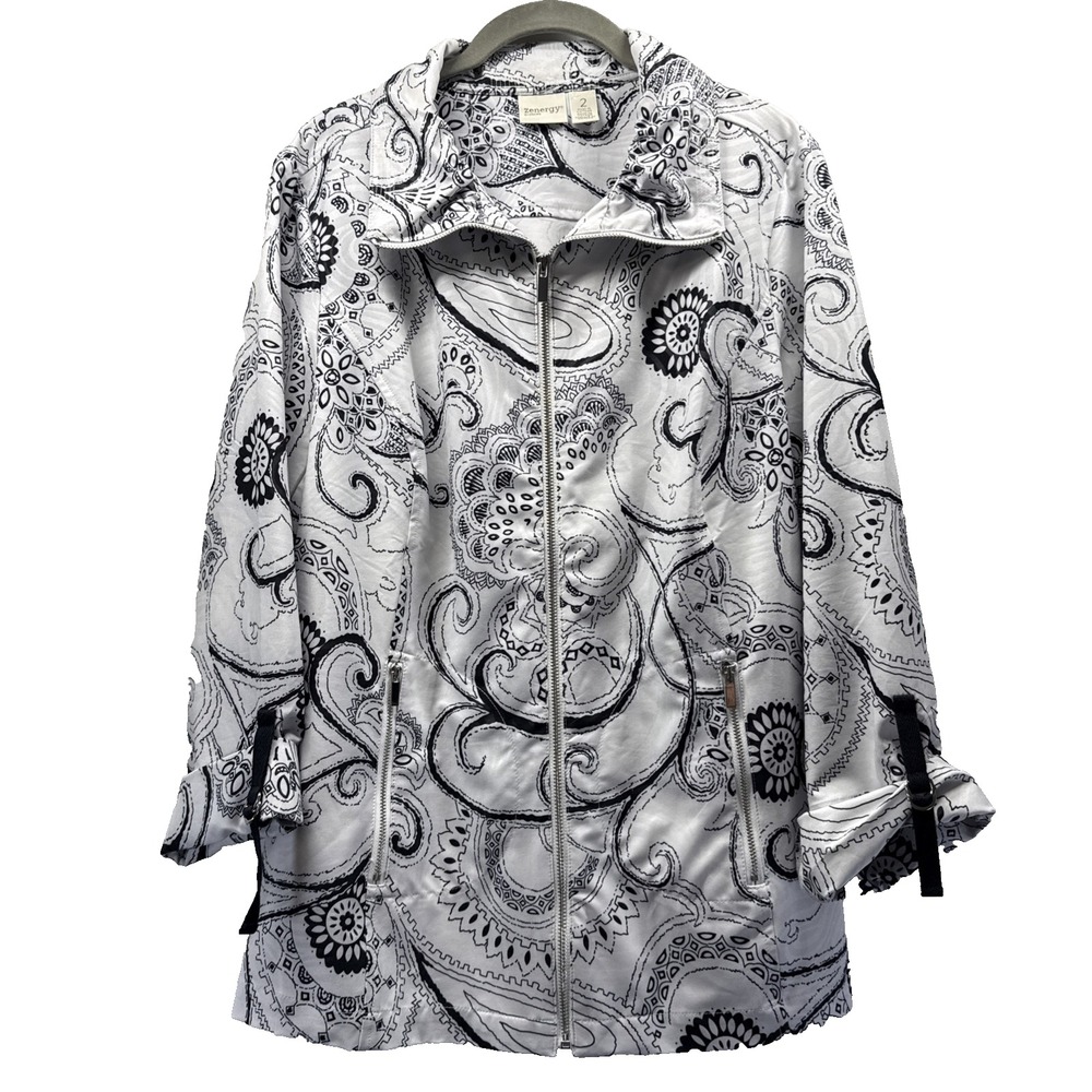 Chicos Zenergy Womens Jacket Sz Large Black White Paisley Artsy Roll Tab Pockets